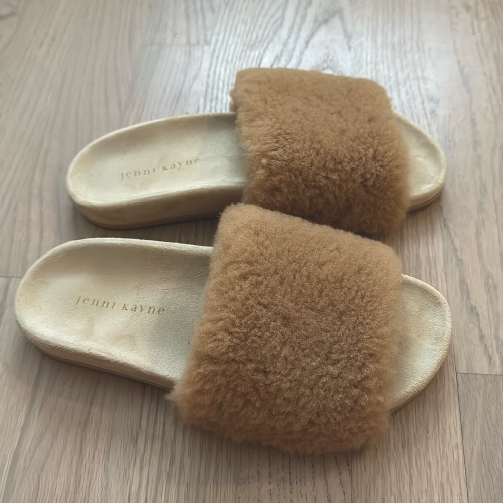 Jenni Kayne Shearling Slide Sandal in Natural EU37